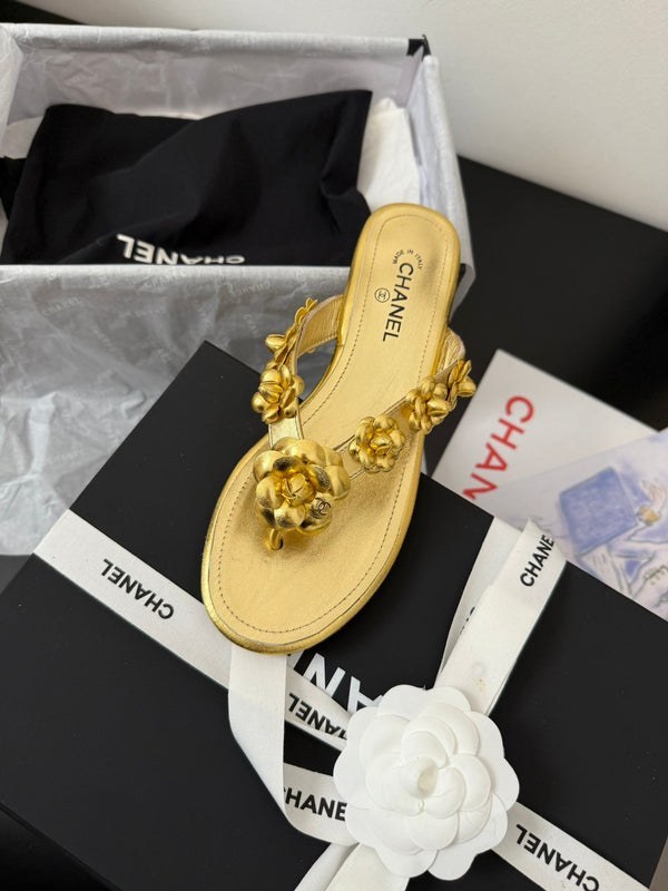 CC 25 Flower Thong Slippers Gold Cowhide 233416