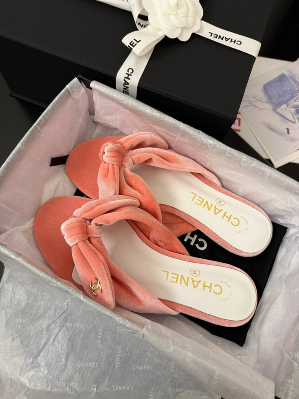 CC 25C Thong Sandal Bow Pink Velvet fabric 233567