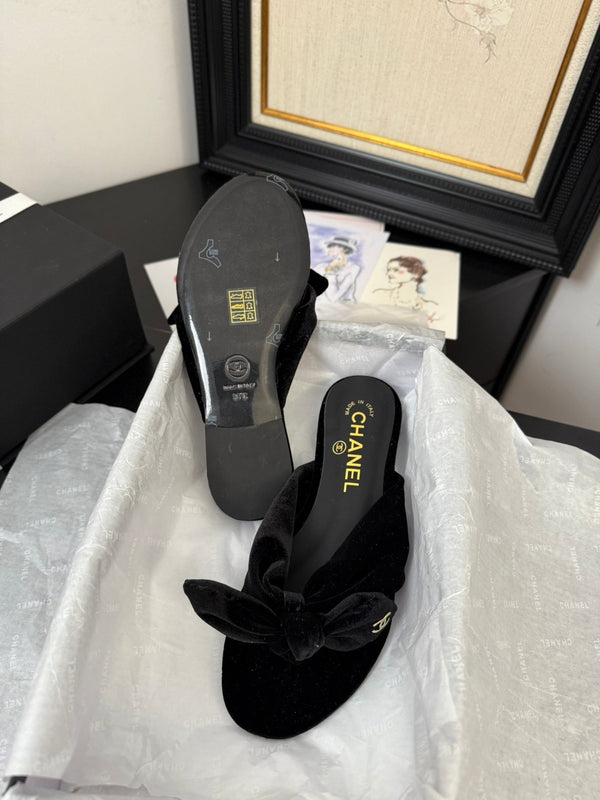 CC 25C Thong Sandal Bow Black Velvet fabric 233564