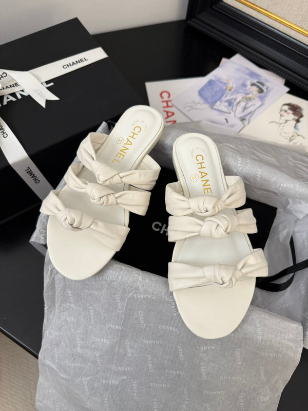 CC 25C Mules a tre cinturini in pelle di agnello bianca 233558