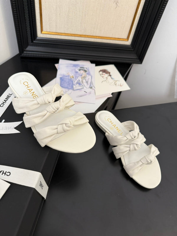 CC 25C Mules a tre cinturini in pelle di agnello bianca 233558