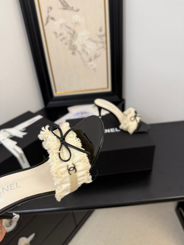 cc25 sandalo con fiocco e volant tacco 90mm nero grosgrain tela bianca 233585