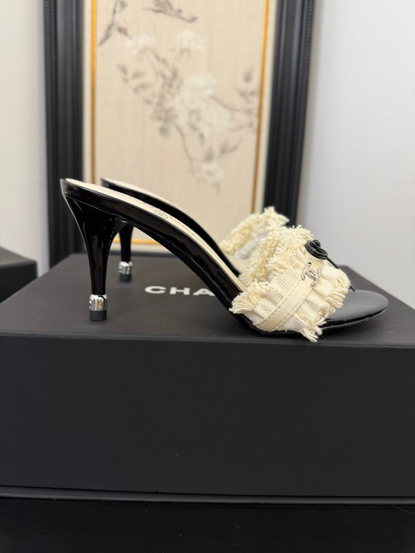 cc25 sandalo con fiocco e volant tacco 90mm nero grosgrain tela bianca 233585