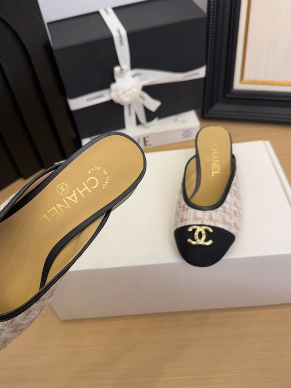 CC 25 Mule 40mm White Brown Fabric Black Grosgrain 277723