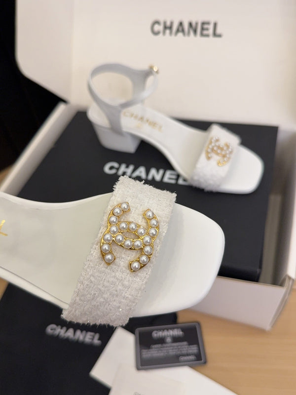 CC 25 Logo With Pearl High Heels 40 Sandals White Tweed And Sheepskin Square Toe 277710