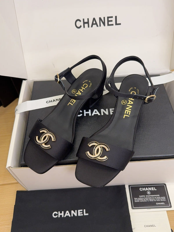 CC 25 High Heels 40 Sandals Black Satin And Sheepskin Square Toe 277714