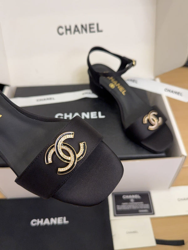 CC 25 High Heels 40 Sandals Black Satin And Sheepskin Square Toe 277714