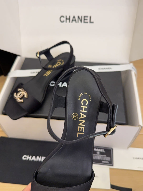 CC 25 High Heels 40 Sandals Black Satin And Sheepskin Square Toe 277714