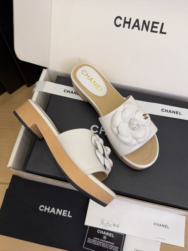 CC 25 Camellia Mule 40 White Beige Leather 277716