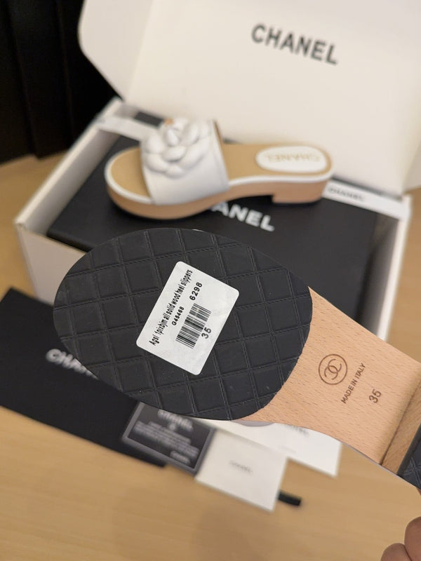 CC 25 Camellia Mule 40 White Beige Leather 277716