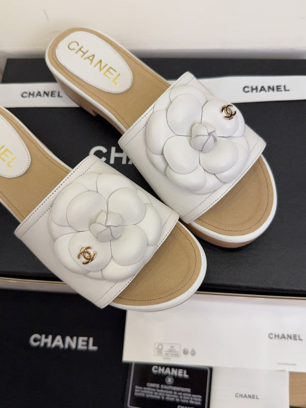 CC 25 Camellia Mule 40 White Beige Leather 277716