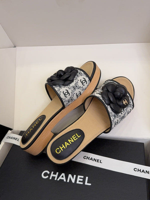 CC 25 Camellia Mule 40 Black Fabric And Beige Leather 277718