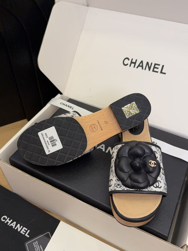 CC 25 Camellia Mule 40 Black Fabric And Beige Leather 277718