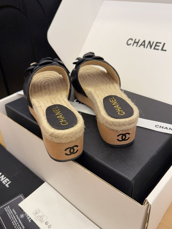 CC 25 Camellia 40 Mule Black Leather and Espadrilles Mix Wood Sole 277720