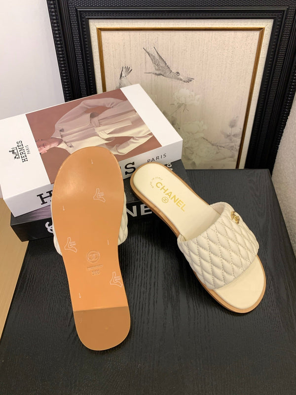 CC 25 Mule White Sheepskin 277679