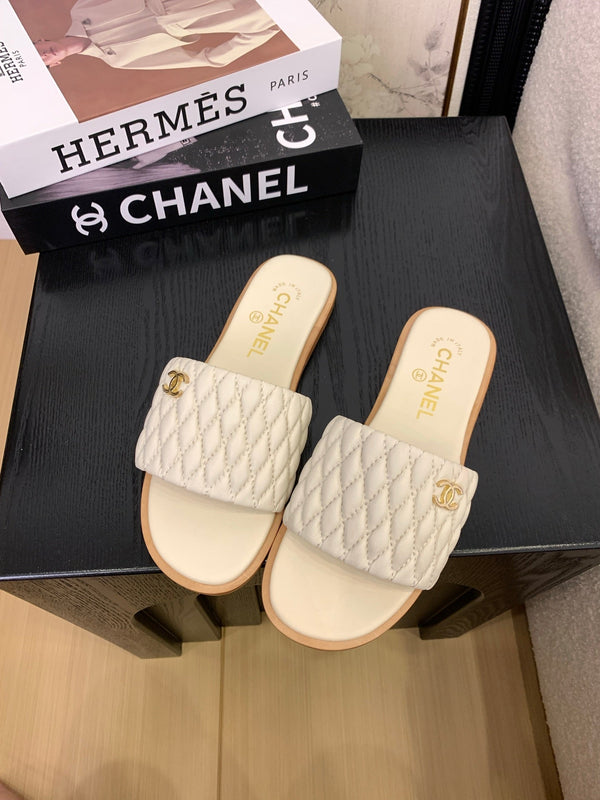 CC 25 Mule White Sheepskin 277679