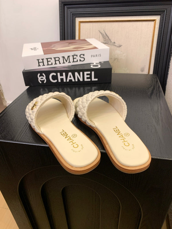 CC 25 Mule White Sheepskin 277679