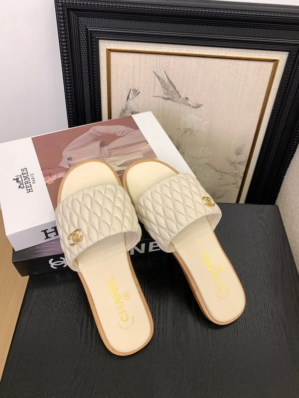 CC 25 Mule White Sheepskin 277679