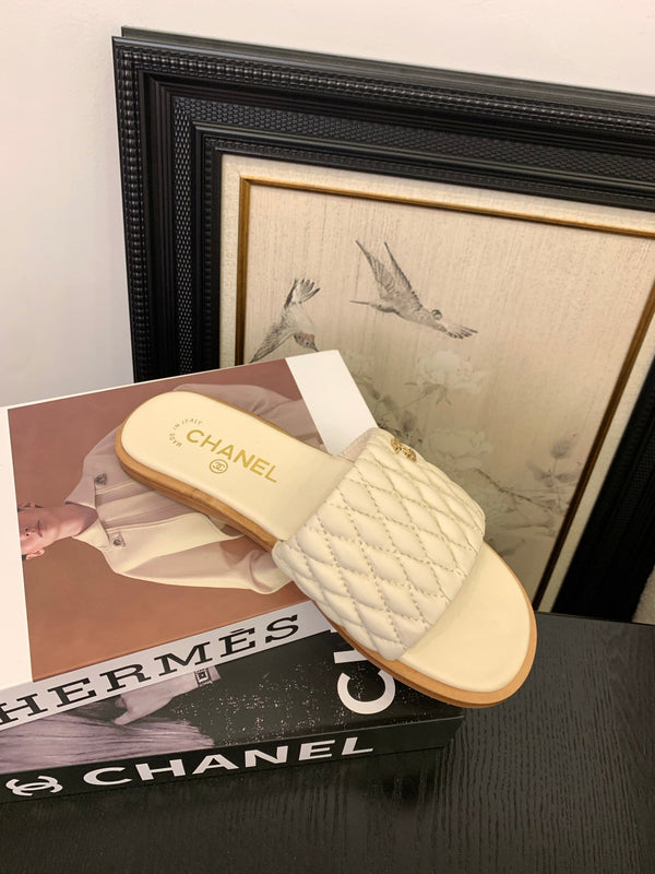 CC 25 Mule White Sheepskin 277679