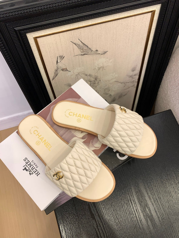 CC 25 Mule White Sheepskin 277679