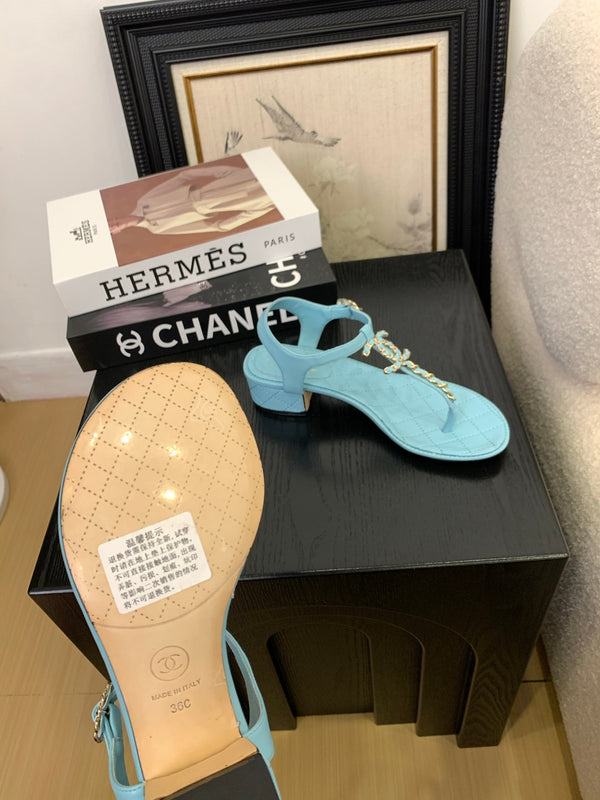 CC 25 Thong Sandal Double C Leather