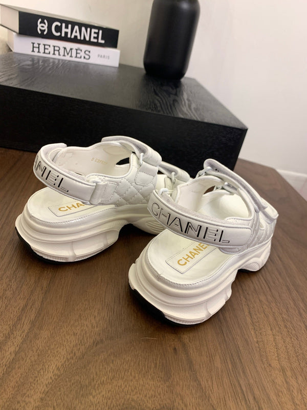 CC Toe Sandals White Patent Leather 299542