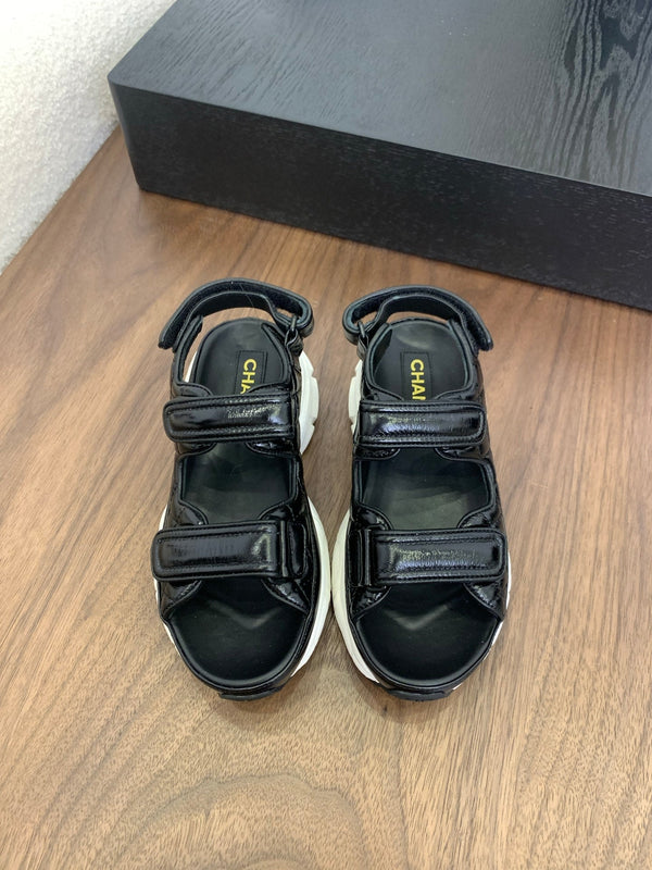 CC Toe Sandals Black With White Patent Leather 299544