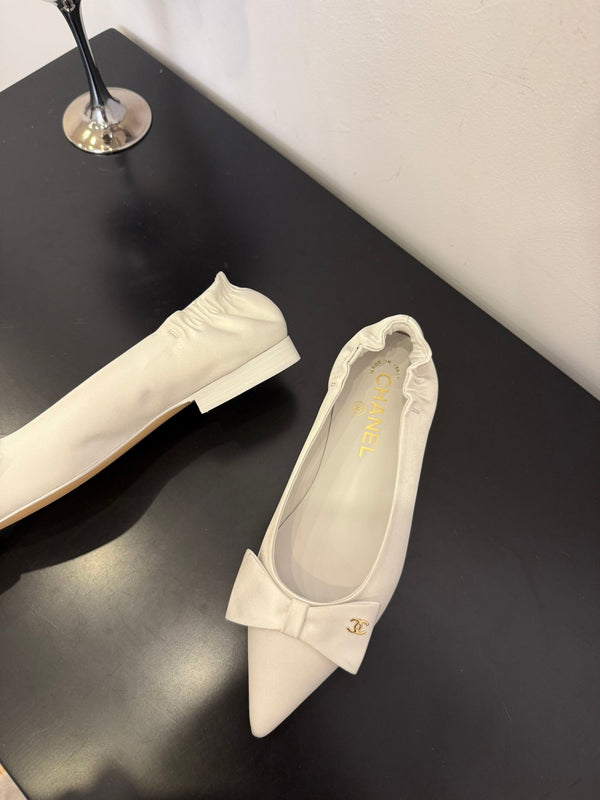 CC 25 Ballet Flats White Lamskin 330775