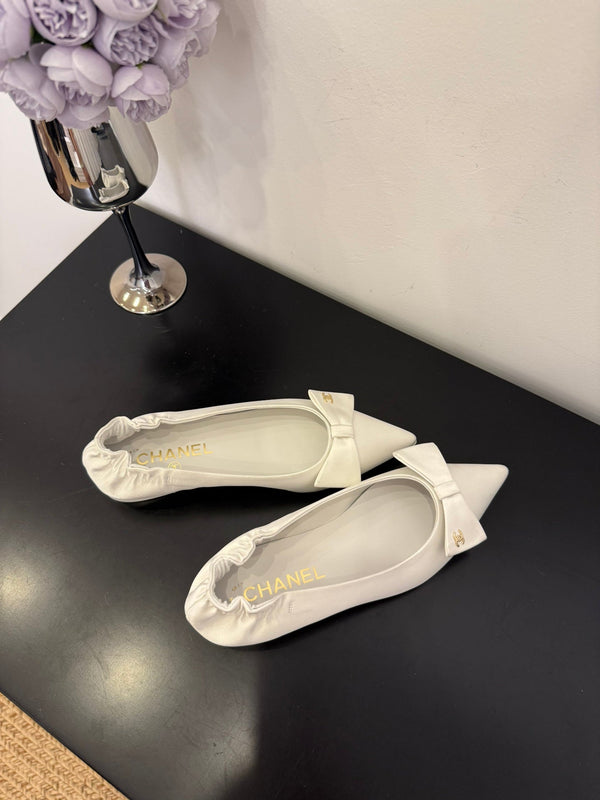 CC 25 Ballet Flats White Lamskin 330775