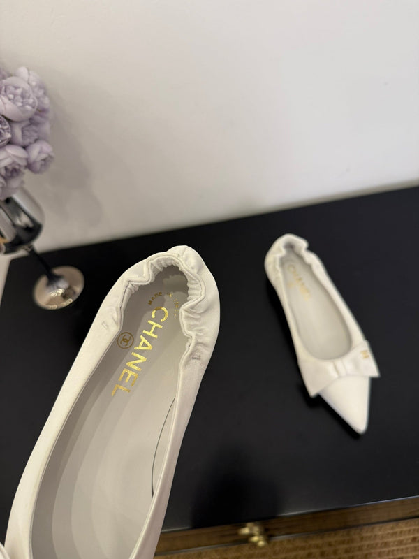 CC 25 Ballet Flats White Lamskin 330775