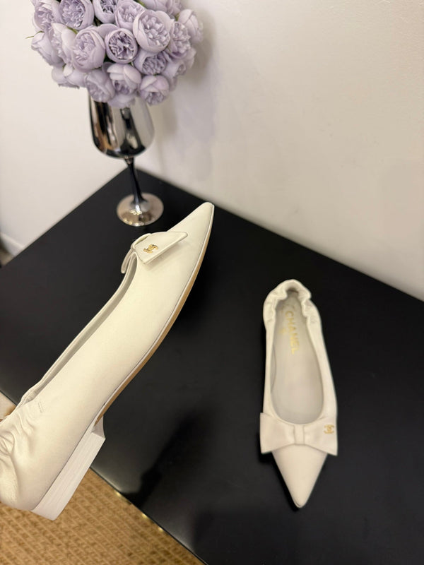 CC 25 Ballet Flats White Lamskin 330775