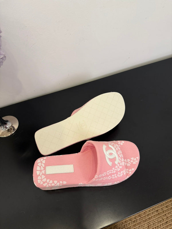 CC 25 Flower Slippers Pink Fabric 330770