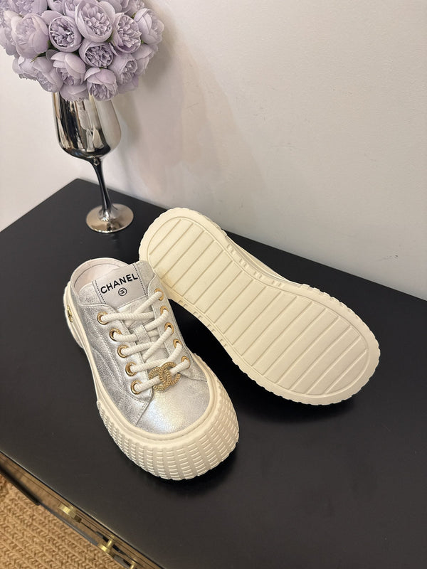 CC 25 Mules Plateau Pelle di Agnello Argento 331632