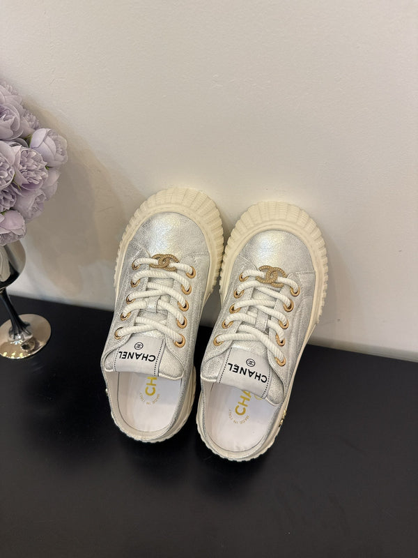 CC 25 Mules Plateau Pelle di Agnello Argento 331632