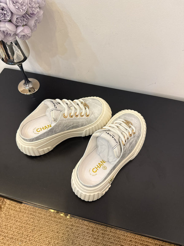 CC 25 Mules Plateau Pelle di Agnello Argento 331632