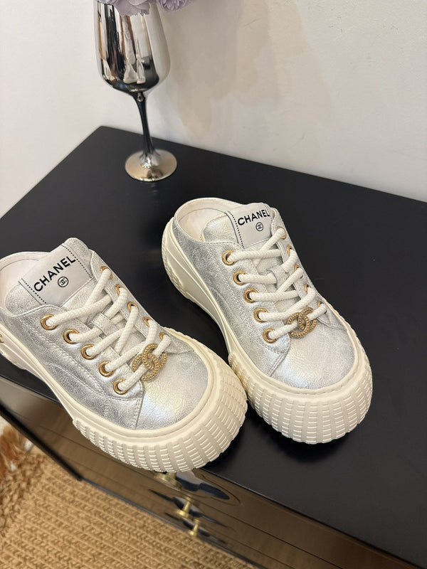 CC 25 Mules Plateau Pelle di Agnello Argento 331632