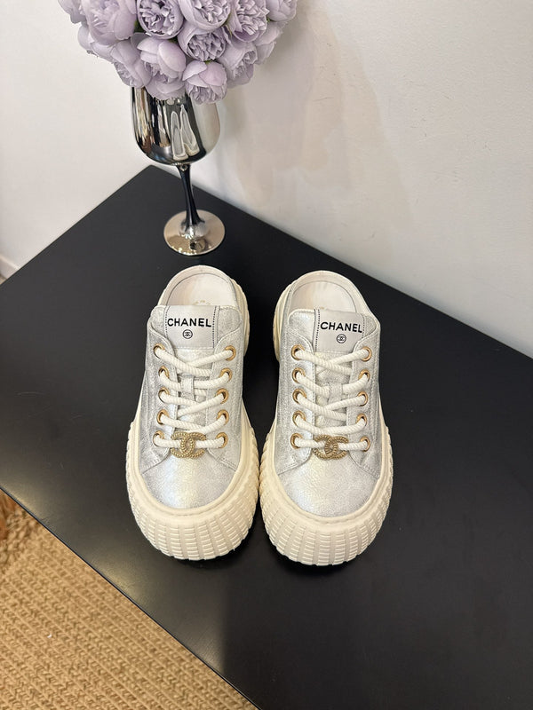 CC 25 Mules Plateau Pelle di Agnello Argento 331632