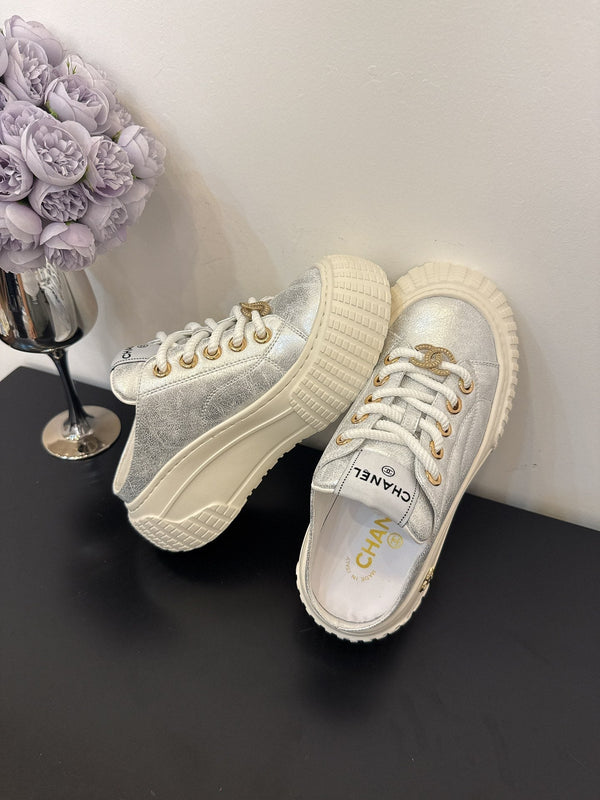 CC 25 Mules Plateau Pelle di Agnello Argento 331632