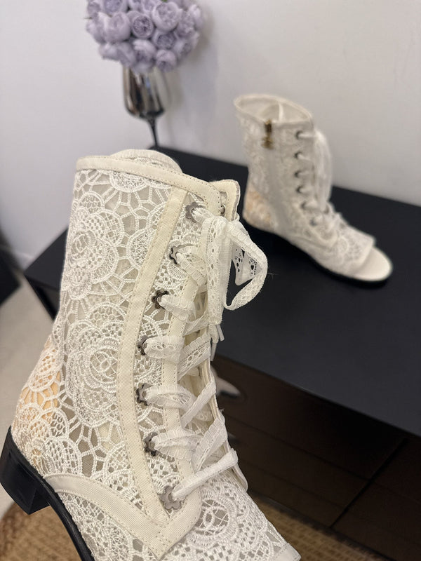 CC 25 Short Boot White Mesh 354921