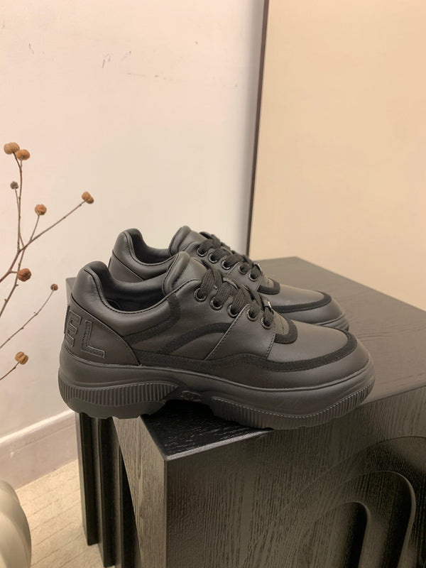 CC Alexander McQueen Sneakers Black Mmooth Calfskin 537189