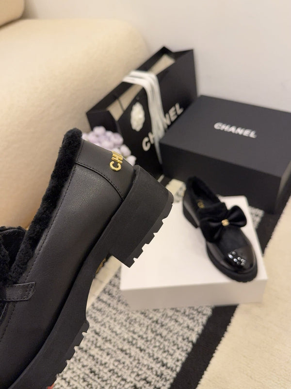 CC 26 Mocassin doublé fourrure avec nœud Laine Cuir Noir 588823