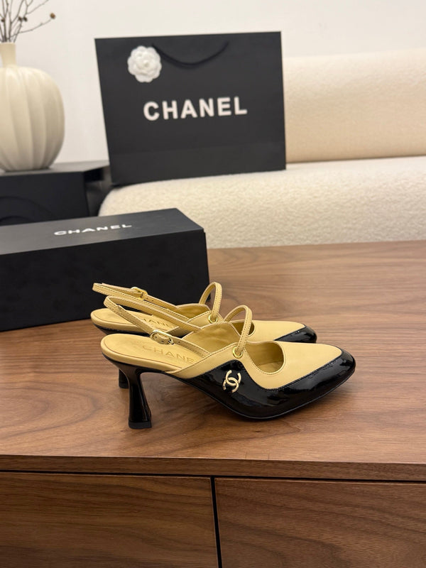 CC 26FW Slingback 7.5cm Black Beige Lambskin Patent Leather 676114