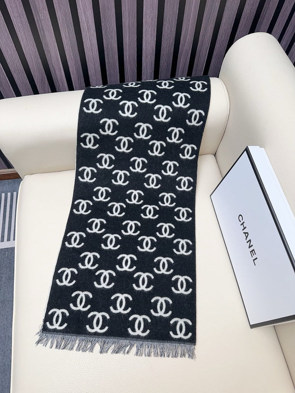 CC 25 Classic Scarf 180cm Black Wool 293305