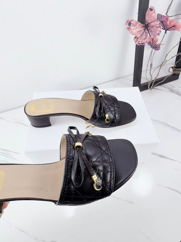 CD 26s Slippers Black Beige Cowhide 681587