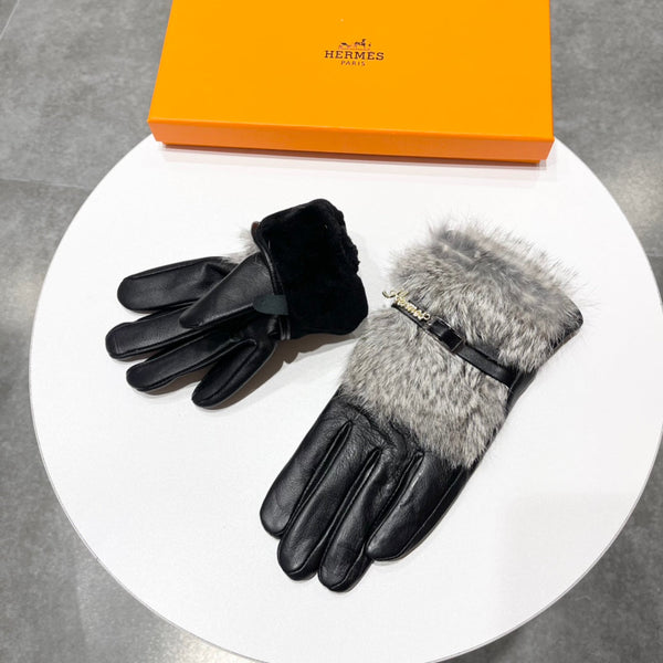 TOUCHSCREEN GLOVES IN BLACK LAMBSKIN MIX FOX FUR 165012