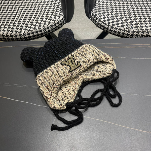 KNITTED BEANIE HAT WITH CUTE EARS IN BLACK MIX BEIGE WOOL 403483