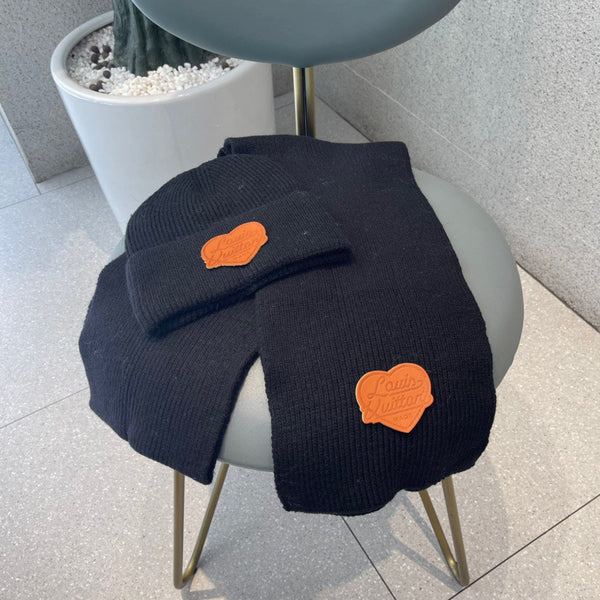 SET SCIARPA E CAPPELLO IN LANA NERA 414794