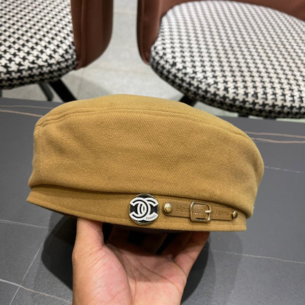 CAPPELLO BASCO IN TESSUTO MARRONE ARACHIDI 419383