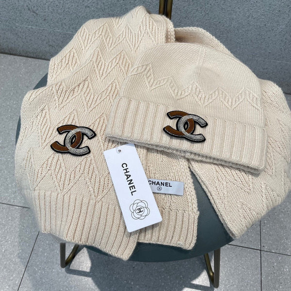 SET HAT AND SCARF IN CREAM TAN WOOL 420822