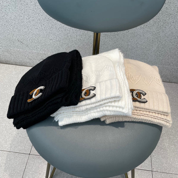 SET HAT AND SCARF IN WHITE WOOL 420824